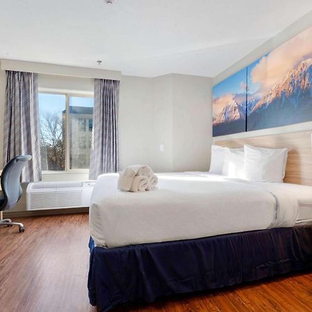 Days Inn By Wyndham Thornton Bagian luar foto