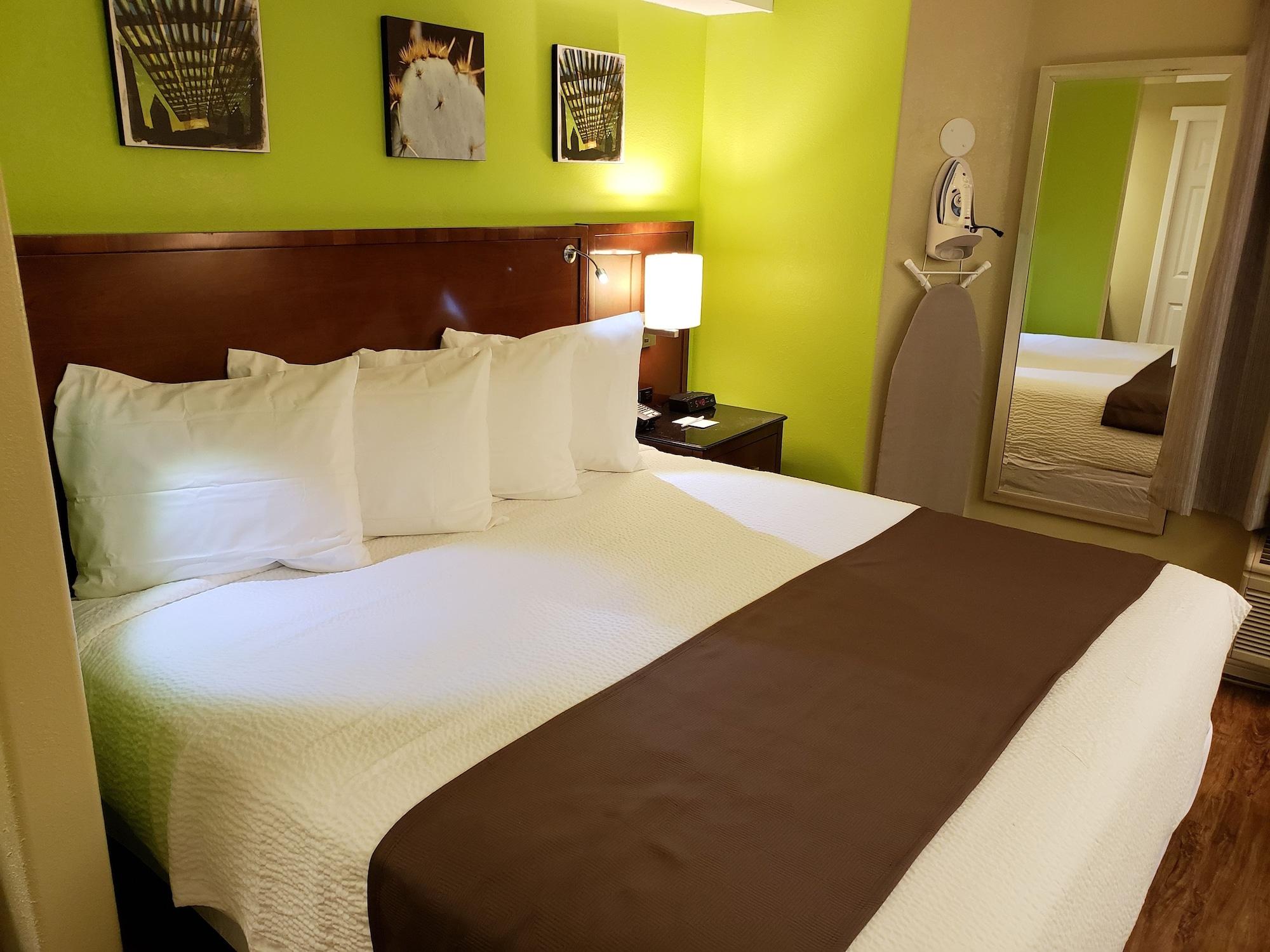 Days Inn By Wyndham Thornton Bagian luar foto