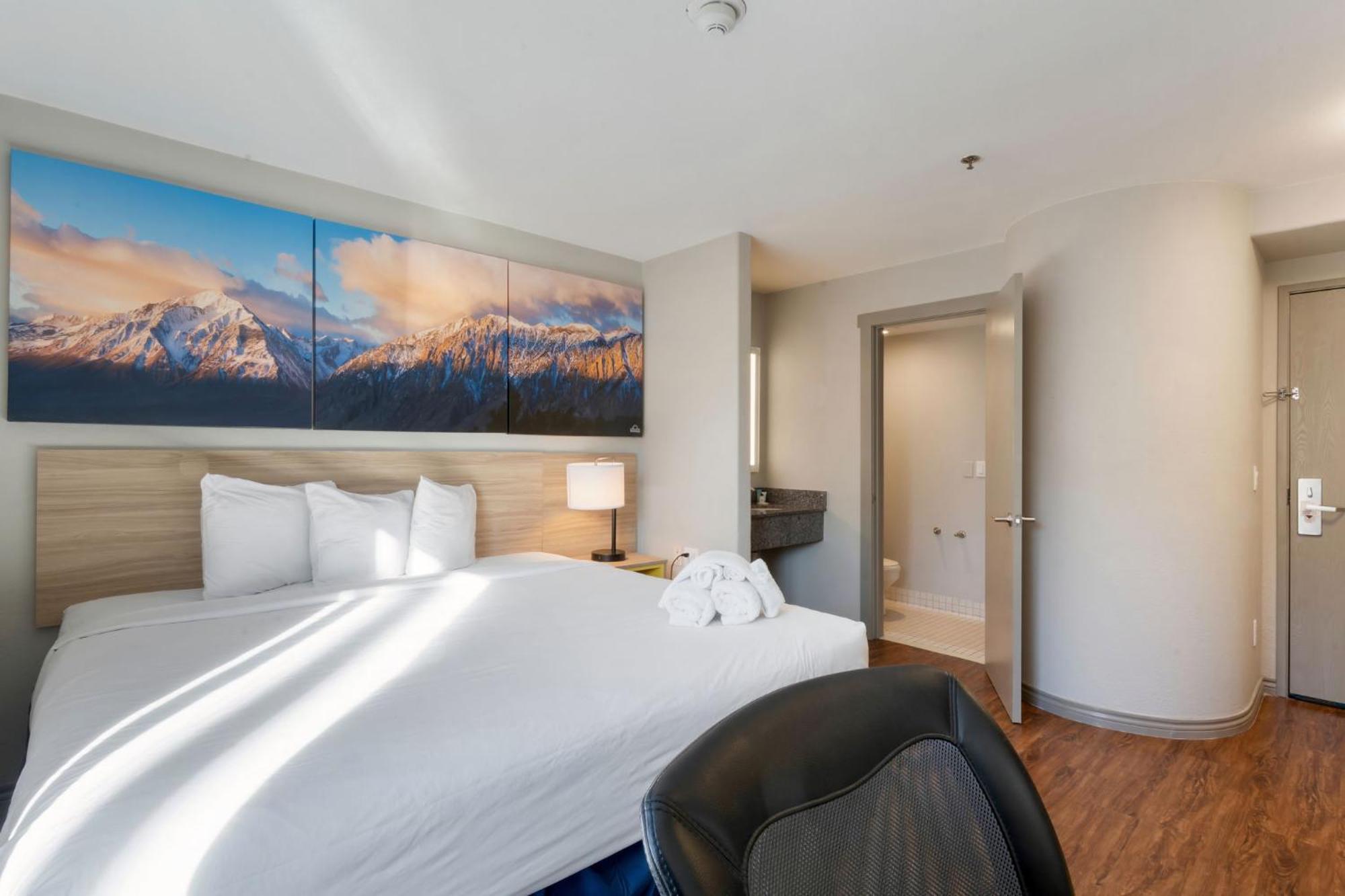 Days Inn By Wyndham Thornton Bagian luar foto