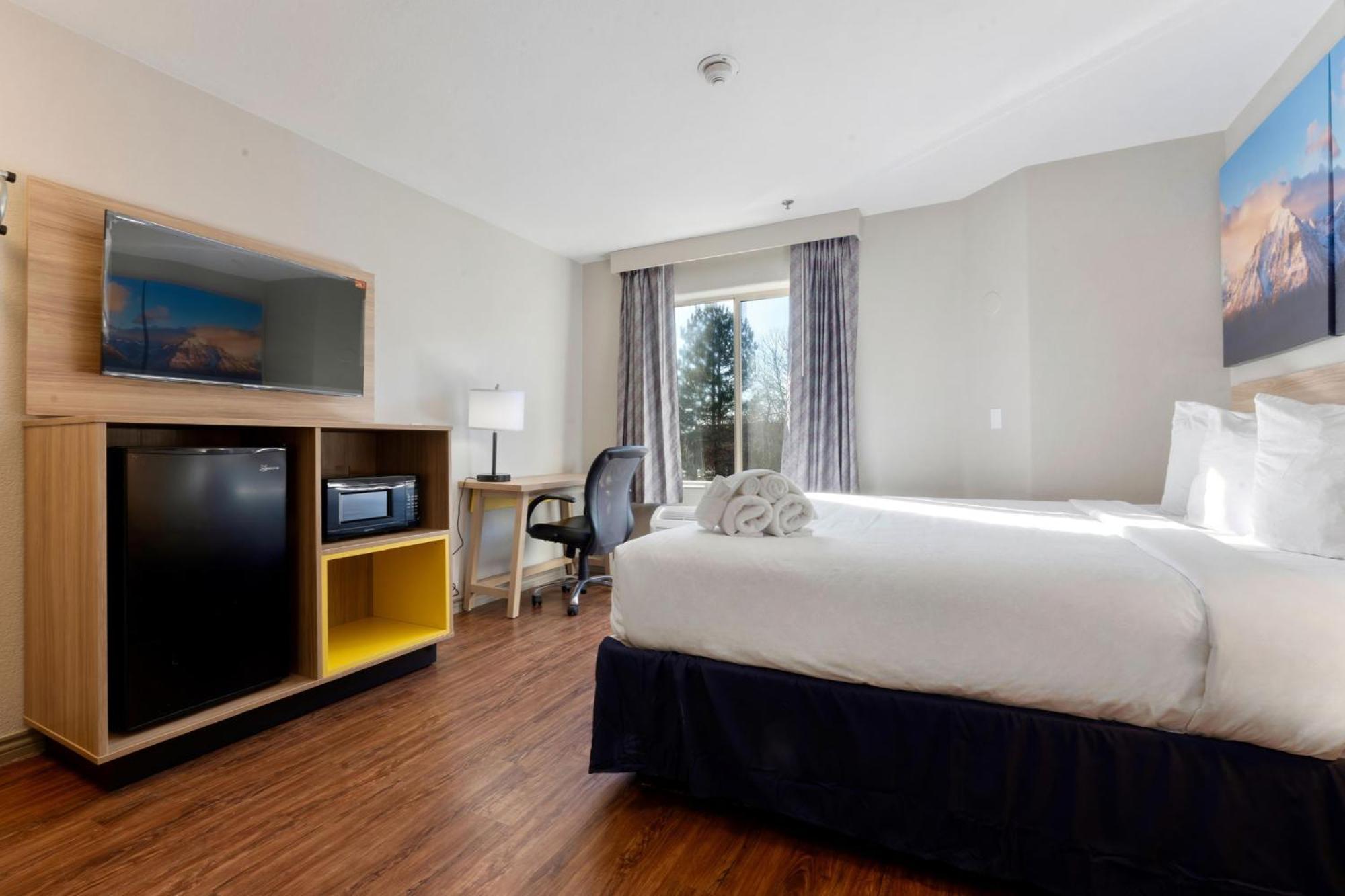 Days Inn By Wyndham Thornton Bagian luar foto