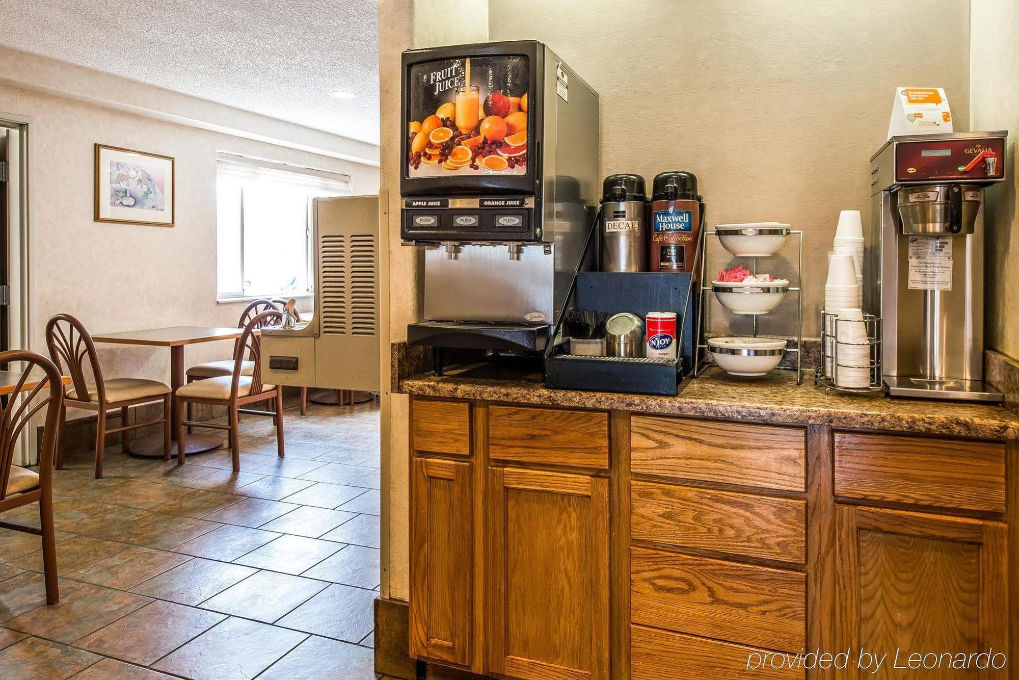 Days Inn By Wyndham Thornton Bagian luar foto